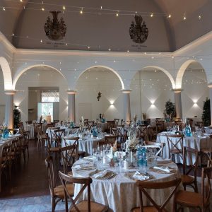 Dinnersaal Bohohochzeit Palais Schloss Wachenheim Hochzeitsplanung Katrin Hoessler fiderallala Traumhochzeiten